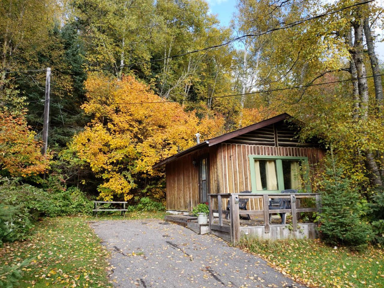 High Falls Motel & Cabins Wawa Eksteriør bilde